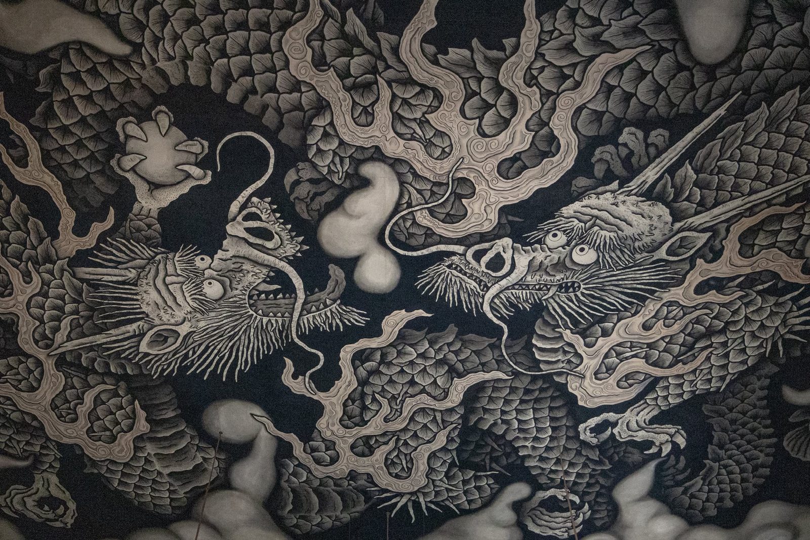 寺院の天井の双龍