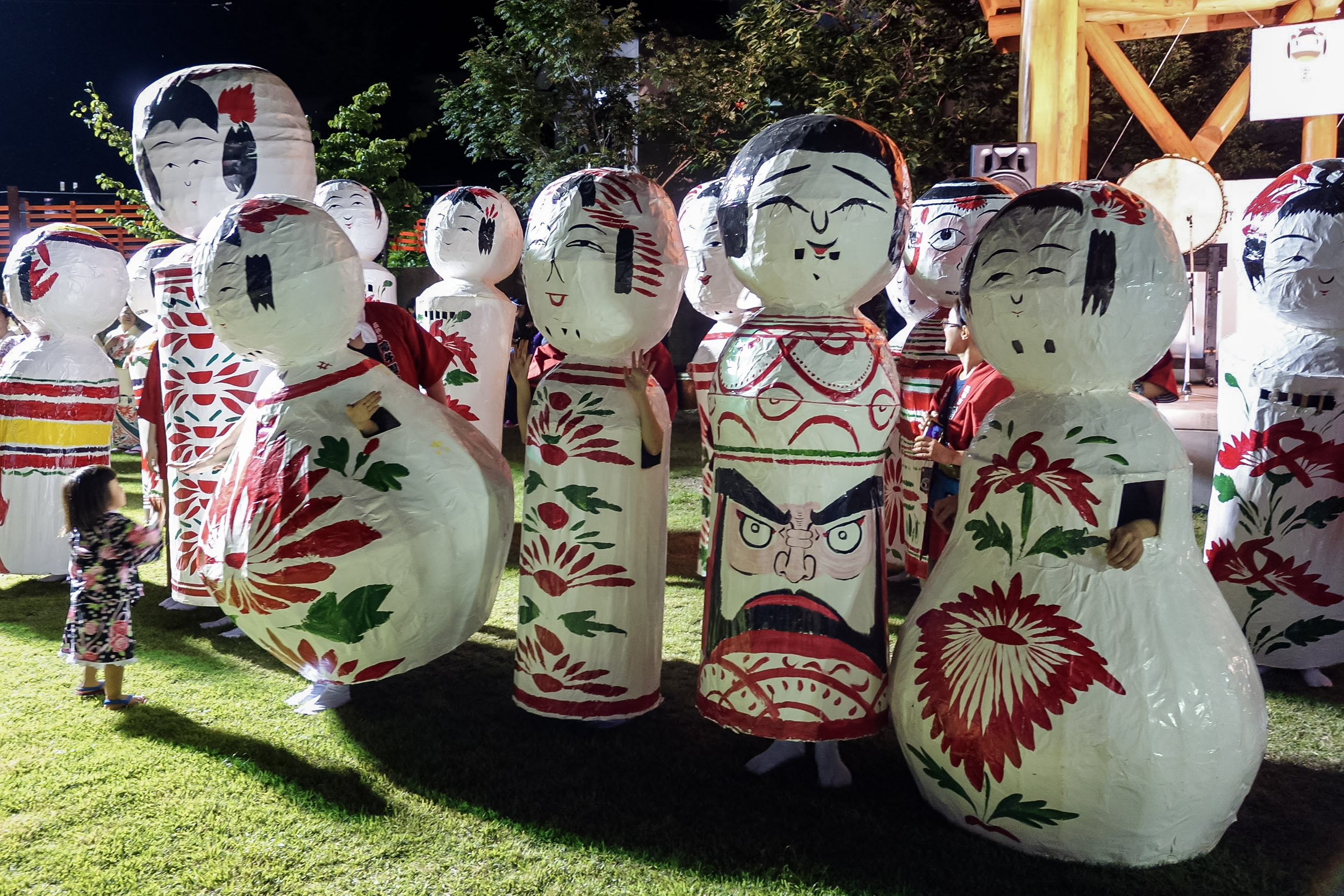 2016年9月3日、鳴子の全国こけし祭りパレードに登場した大きなこけしの実写写真